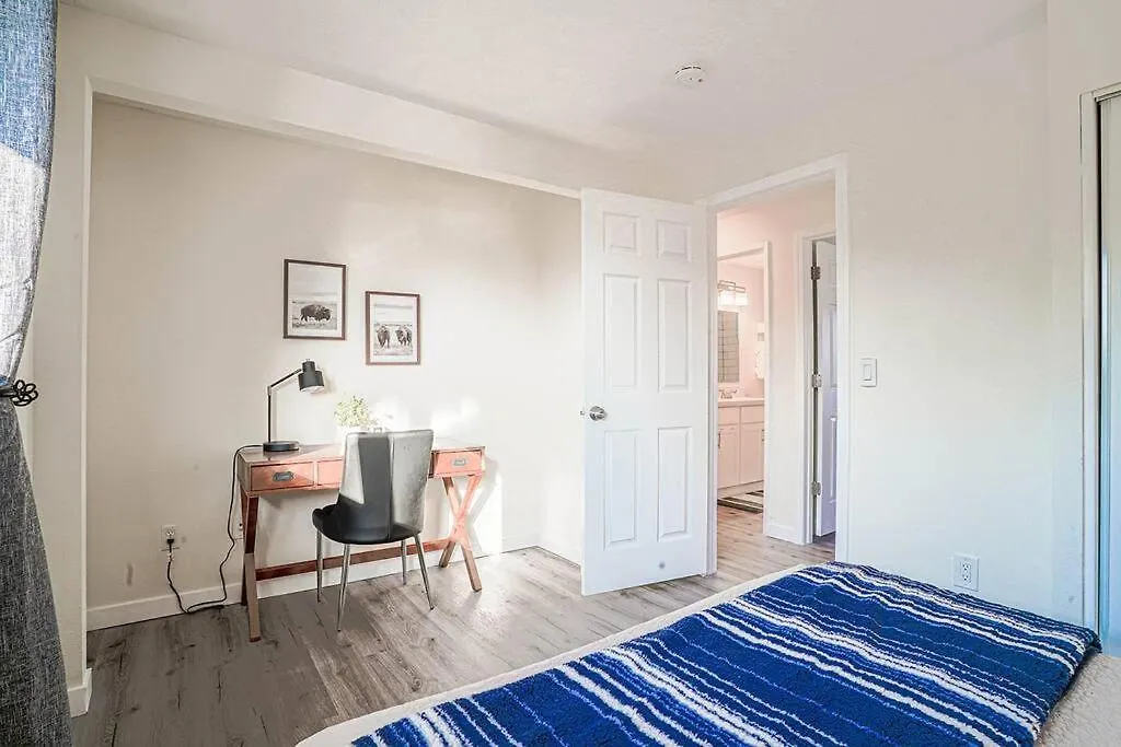 Spacious 4Br Home - 5 Min To Seatac Airport Holiday home